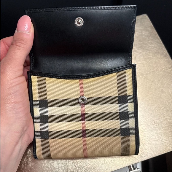 Vintage Burberry Checkered Wallet - Picture 4 of 4